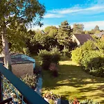 Den Gamle Apotekergaard * Hong