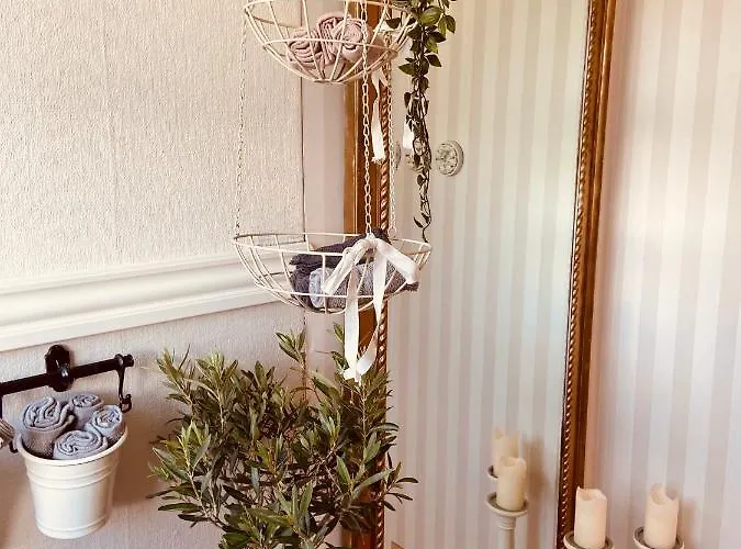 לינה וארוחת בוקר Den Gamle Apotekergaard *