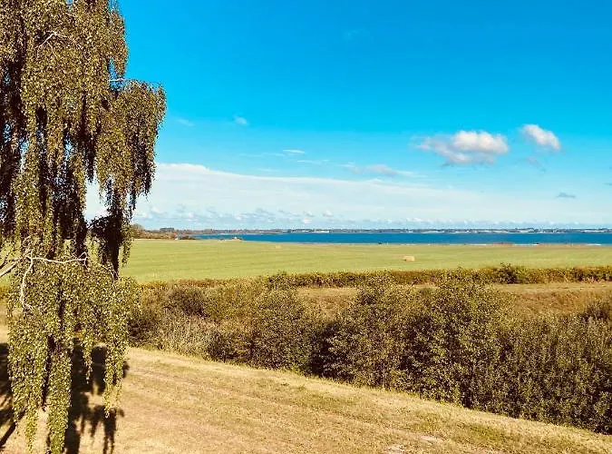 לינה וארוחת בוקר Den Gamle Apotekergaard *