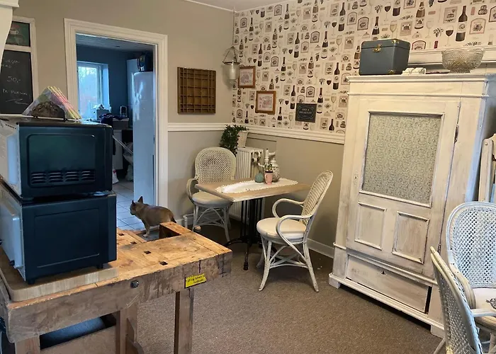 Den Gamle Apotekergaard לינה וארוחת בוקר Hong