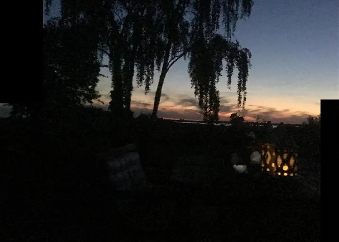 לינה וארוחת בוקר Den Gamle Apotekergaard Hong