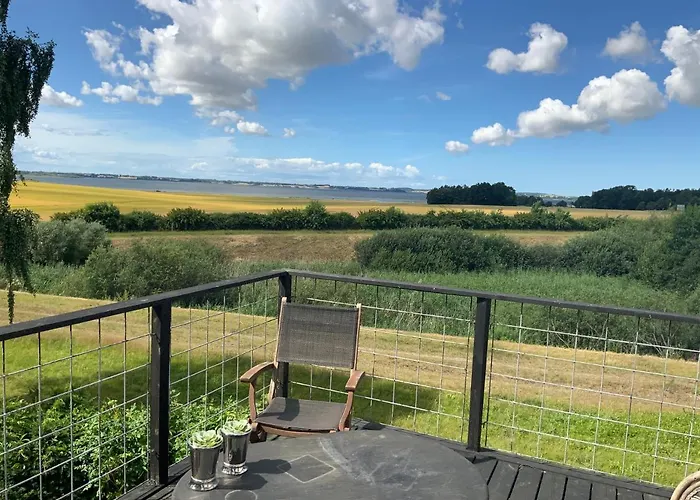 לינה וארוחת בוקר Den Gamle Apotekergaard *