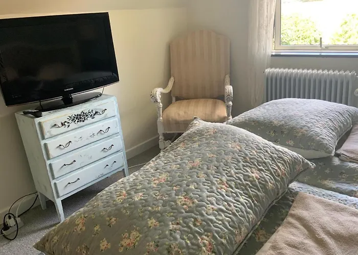 לינה וארוחת בוקר Den Gamle Apotekergaard Hong