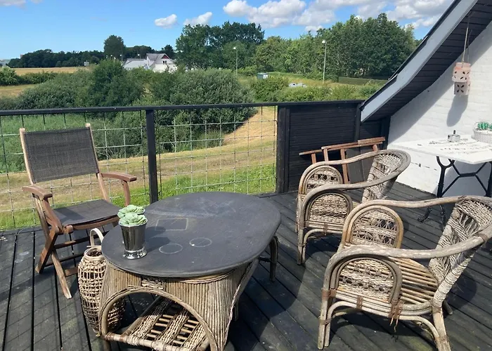 לינה וארוחת בוקר Den Gamle Apotekergaard