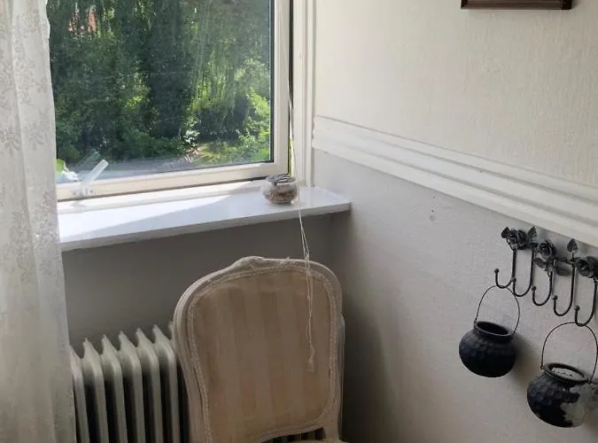 Den Gamle Apotekergaard Bed & Breakfast Hong